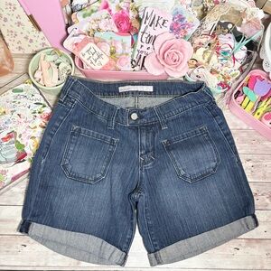Old Navy Low Rise Denim Jean Shorts Women’s Regular Size 4 Front Pockets Spring
